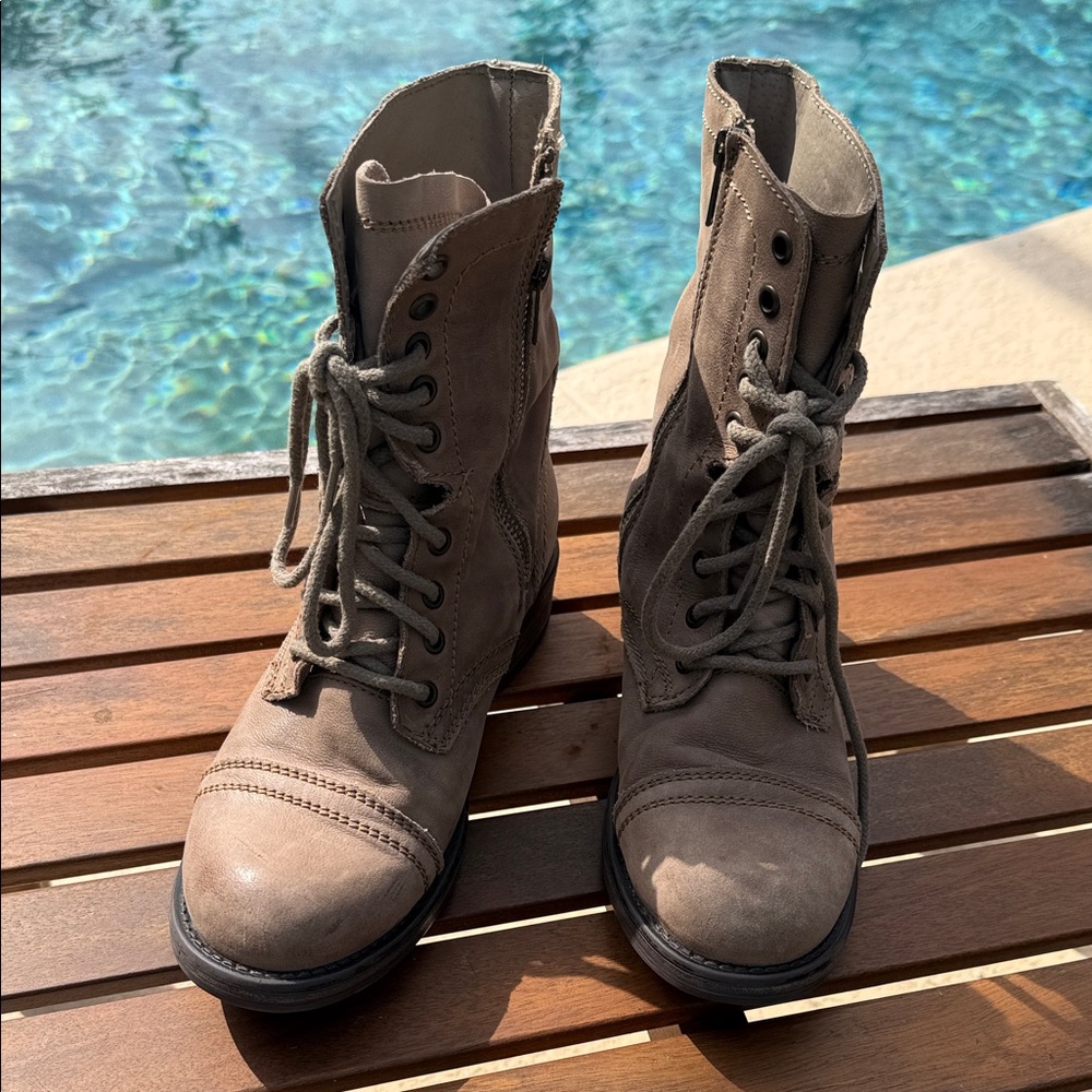 Steve Madden tan leather Combat Boots lace up zipper side